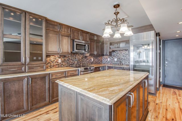 520 Beach Boulevard, 205, Biloxi, MS 39530