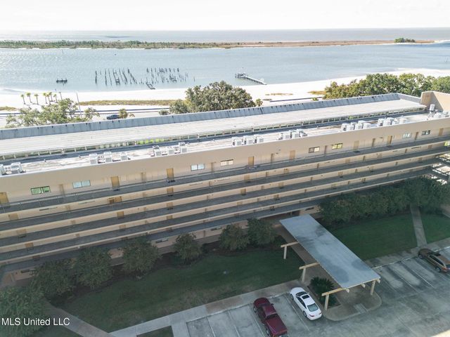 520 Beach Boulevard, 205, Biloxi, MS 39530