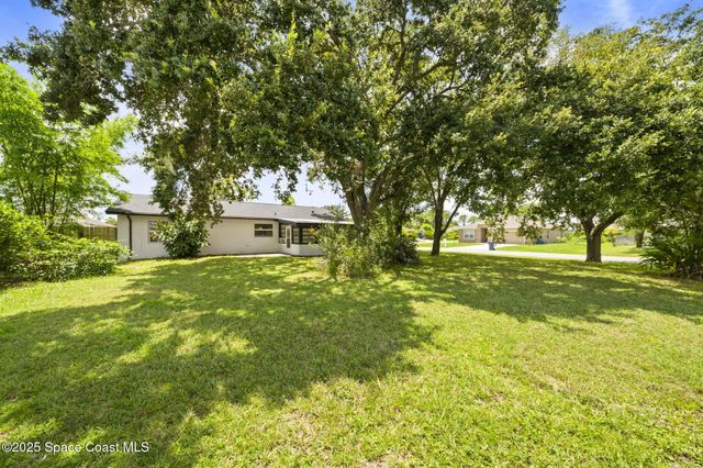 325 Eva Street NE, Palm Bay, FL 32907