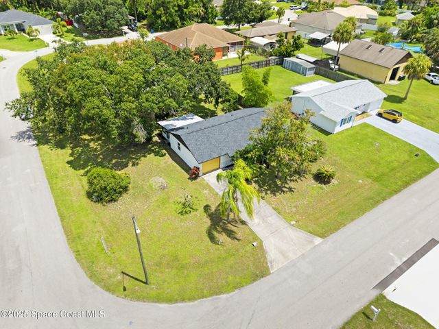 325 Eva Street NE, Palm Bay, FL 32907