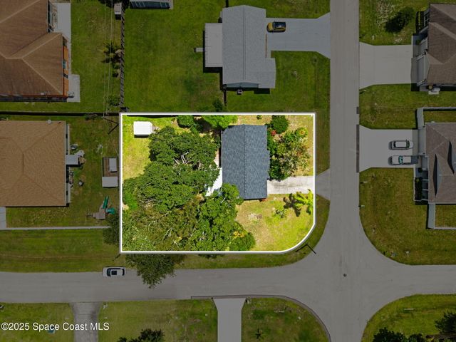 325 Eva Street NE, Palm Bay, FL 32907