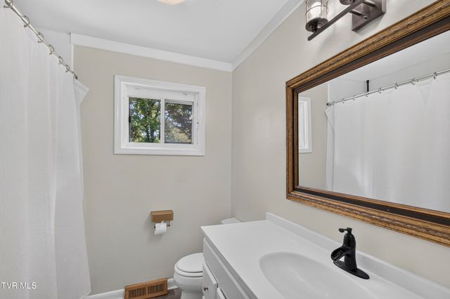 750 Fox Meadow Lane, Bristol, VA 24201