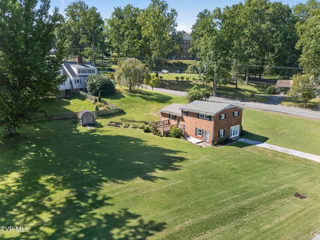 750 Fox Meadow Lane, Bristol, VA 24201