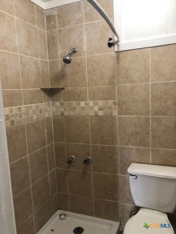 702 San Antonio Avenue 3, Seguin, TX 78155