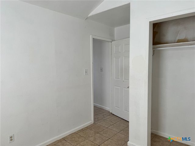 702 San Antonio Avenue 3, Seguin, TX 78155
