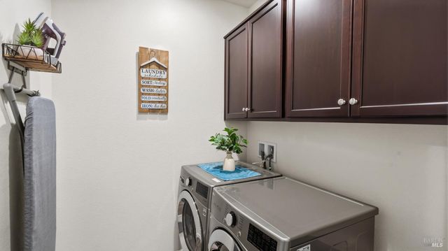 1401 Spur Ln, Fairfield, CA 94533