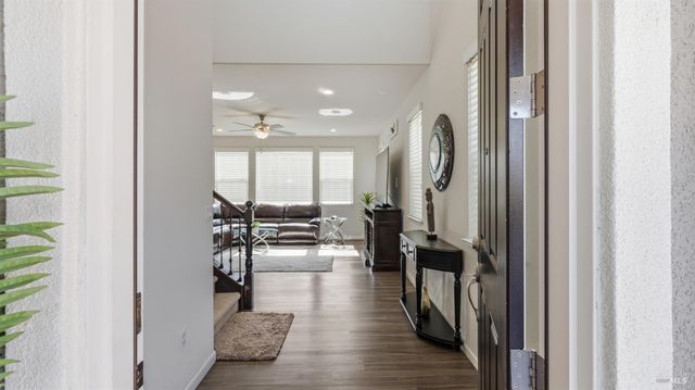 1401 Spur Ln, Fairfield, CA 94533