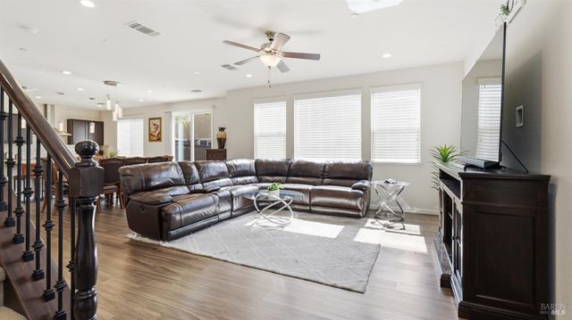 1401 Spur Ln, Fairfield, CA 94533