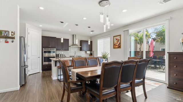 1401 Spur Ln, Fairfield, CA 94533