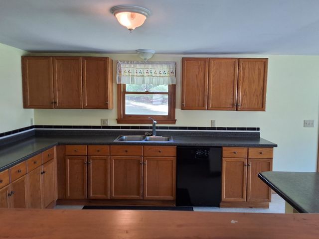 92 Concord Street, Belmont, NH 03220