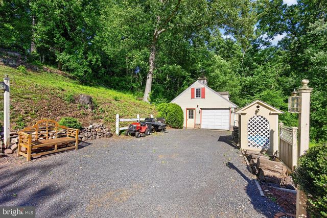 245 ZIEBER RD, Spring City, PA 19475