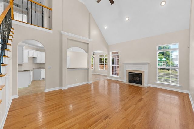 604 Summerbreeze Ln, Antioch, TN 37013