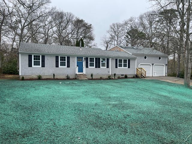 53 Woodland Avenue, Mashpee, MA 02649