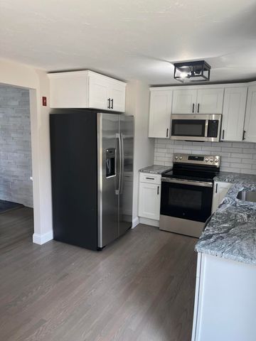 53 Woodland Avenue, Mashpee, MA 02649