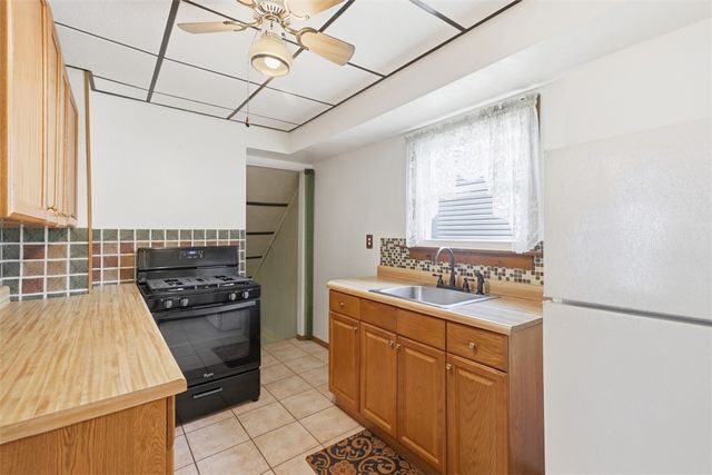 613 Aylesworth Ave, Collier Twp, PA 15017