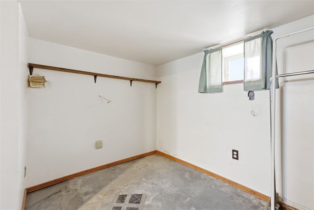613 Aylesworth Ave, Collier Twp, PA 15017