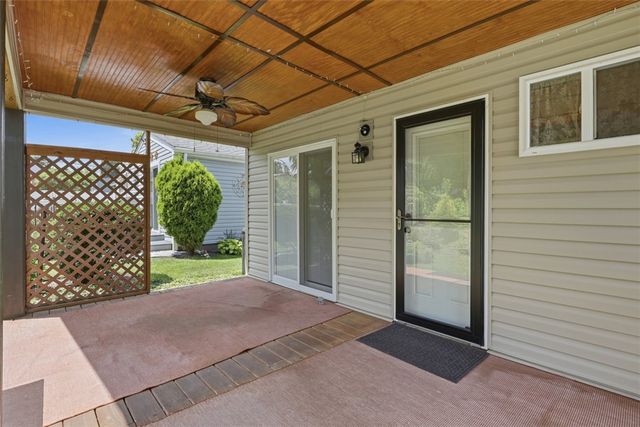 613 Aylesworth Ave, Collier Twp, PA 15017
