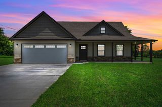 1355 Taylor Town Rd, White Bluff, TN 37187