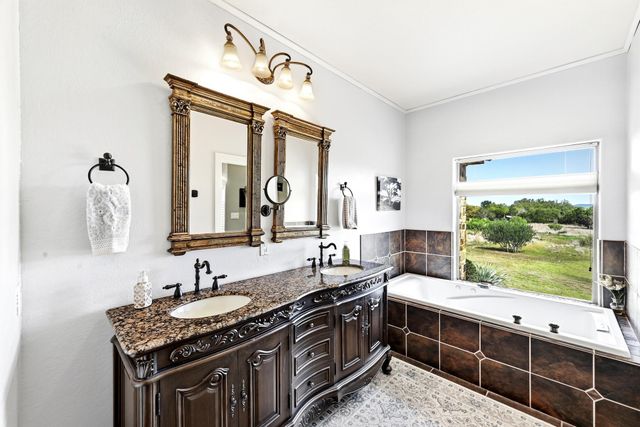 225 Blue Water CV, Wimberley, TX 78676