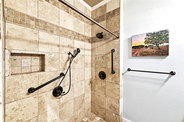 225 Blue Water CV, Wimberley, TX 78676