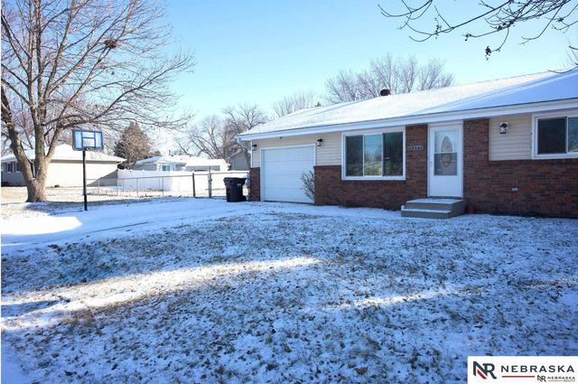 13741 Jamestown Street, Waverly, NE 68462