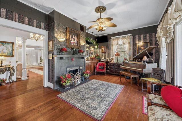 715 Broadway Street, Galveston, TX 77550