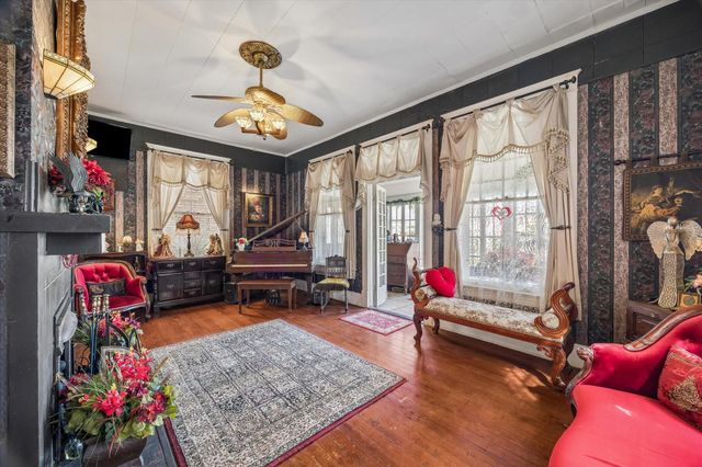 715 Broadway Street, Galveston, TX 77550