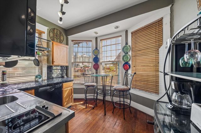 715 Broadway Street, Galveston, TX 77550