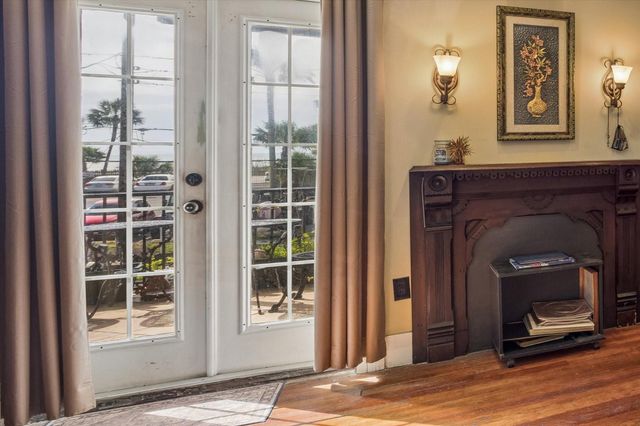 715 Broadway Street, Galveston, TX 77550