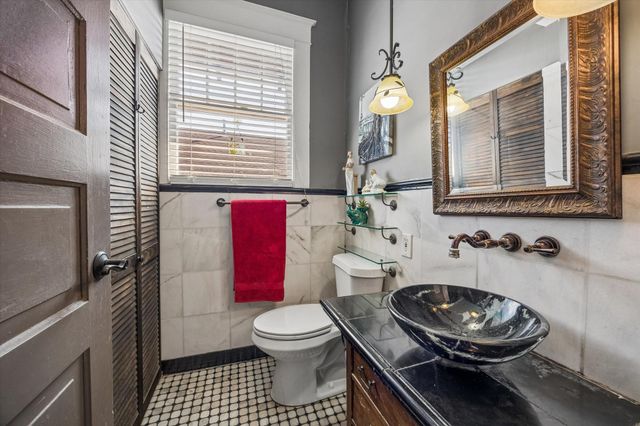 715 Broadway Street, Galveston, TX 77550