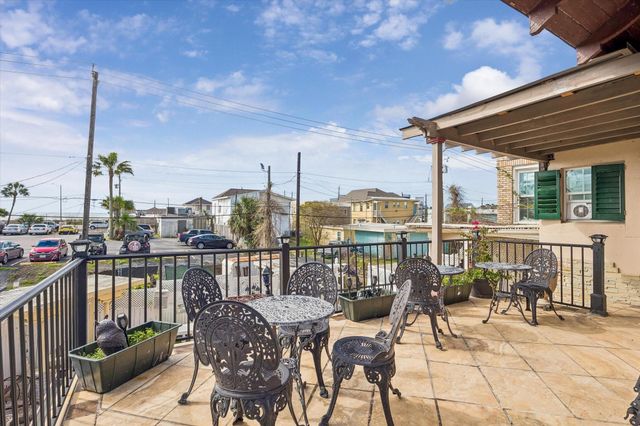 715 Broadway Street, Galveston, TX 77550
