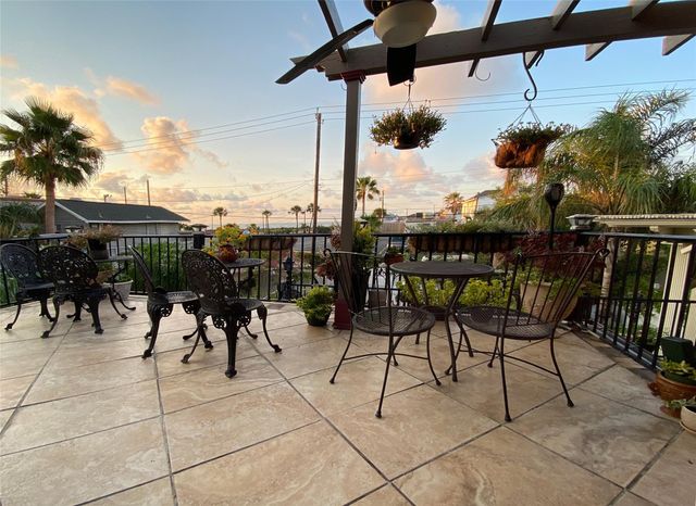 715 Broadway Street, Galveston, TX 77550