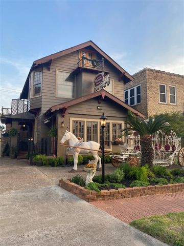 715 Broadway Street, Galveston, TX 77550