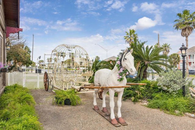 715 Broadway Street, Galveston, TX 77550