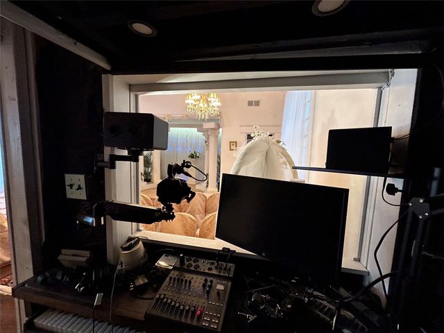 715 Broadway Street, Galveston, TX 77550