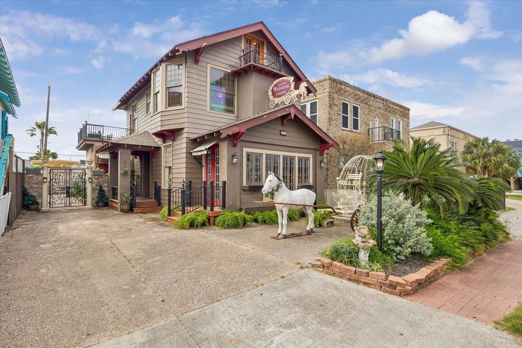 715 Broadway Street, Galveston, TX 77550