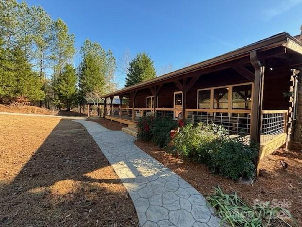 926 Cross Creek Drive, Rutherfordton, NC 28139