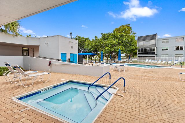 9091 Lime Bay Boulevard 210, Tamarac, FL 33321