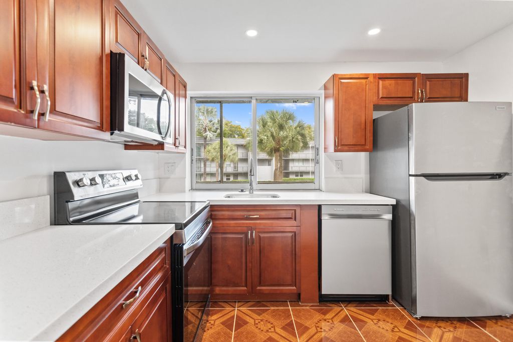 9091 Lime Bay Boulevard 210, Tamarac, FL 33321
