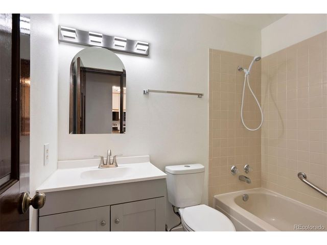 8742 E Amherst Dr A, Denver, CO 80231
