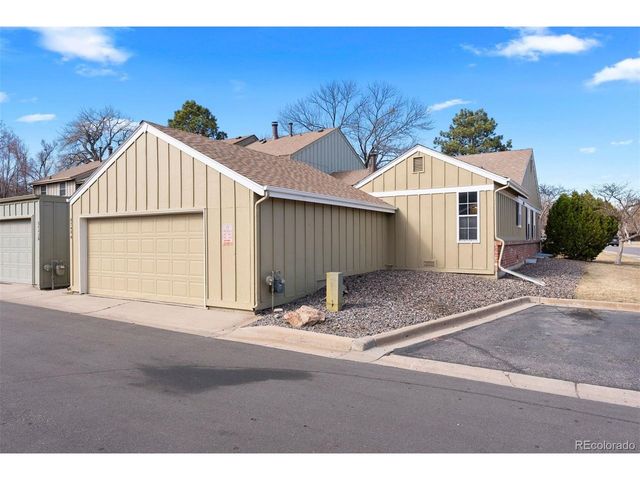 8742 E Amherst Dr A, Denver, CO 80231