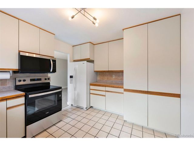 8742 E Amherst Dr A, Denver, CO 80231