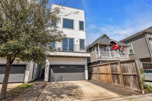 1207 E 28th Street, Houston, TX 77009