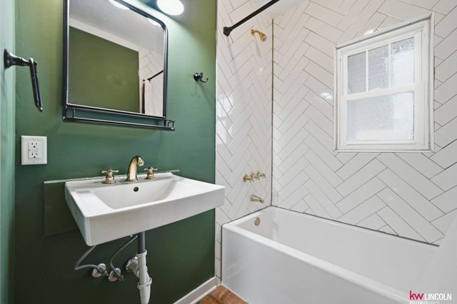 3826 Washington Street, Lincoln, NE 68506