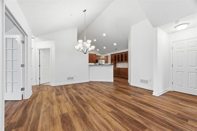 400 Spring Valley Dr, Jackson Twp, PA 16063
