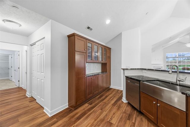 400 Spring Valley Dr, Jackson Twp, PA 16063
