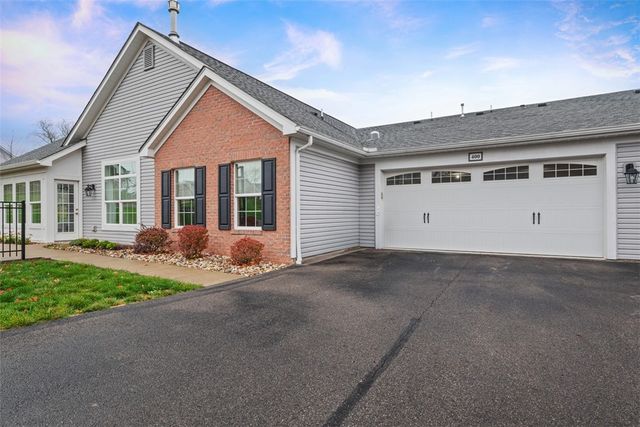 400 Spring Valley Dr, Jackson Twp, PA 16063