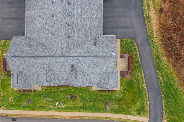 400 Spring Valley Dr, Jackson Twp, PA 16063