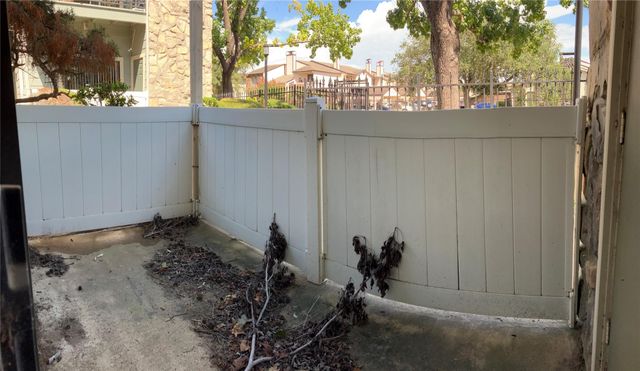 3752 Tanglewilde Street B3, Houston, TX 77063