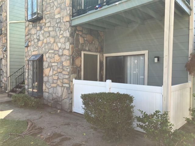 3752 Tanglewilde Street B3, Houston, TX 77063